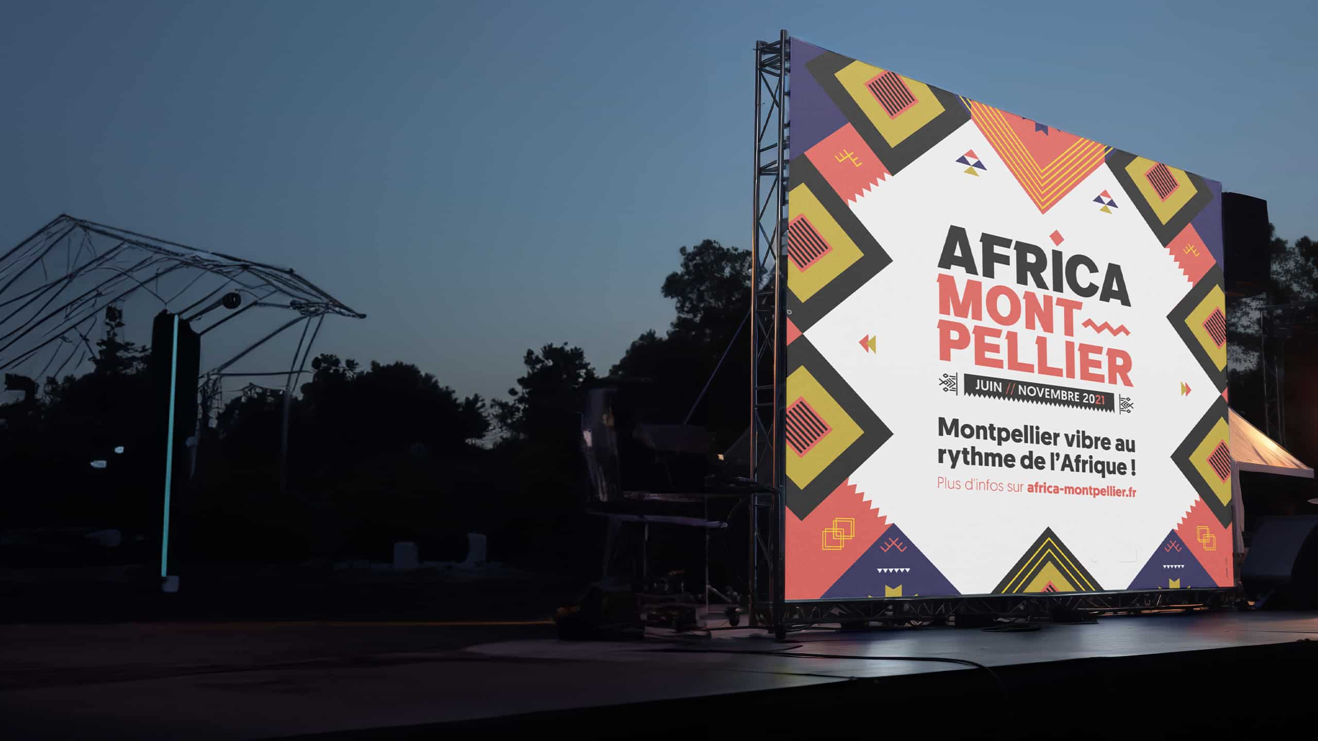 Panneau de signalétique pour le festival Africa Montpellier du client Montpellier Méditerranée Métropole de l'agence de communication Les Dissidents